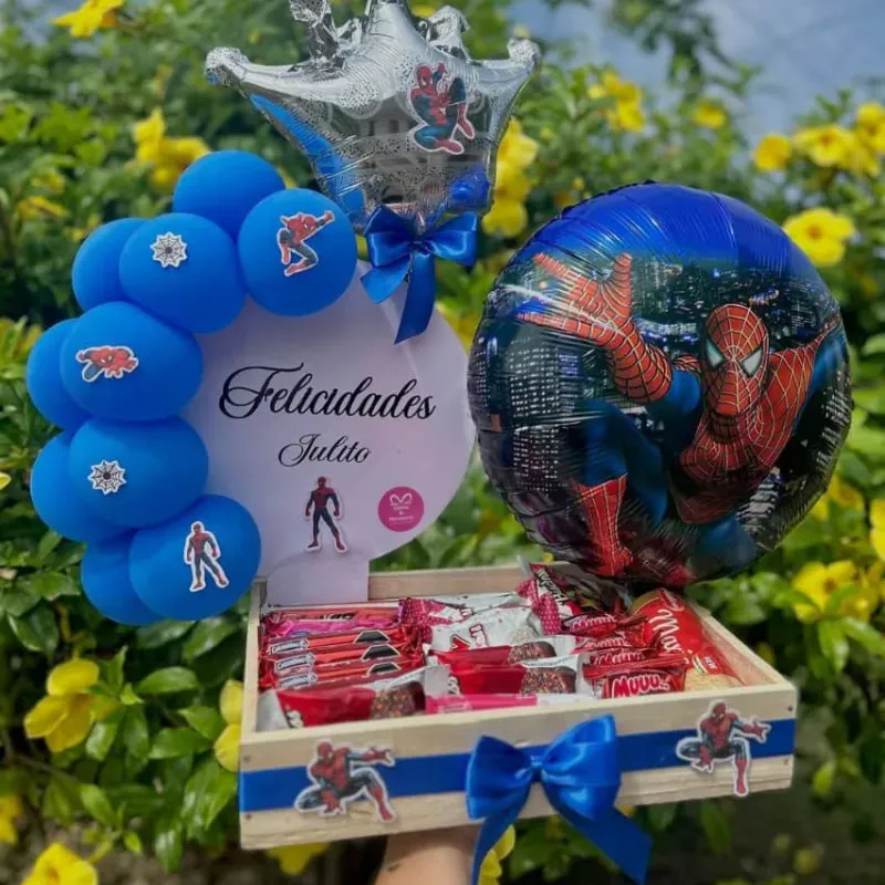 Caja decorada de spiderman