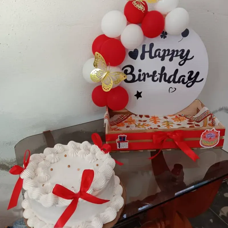 Caja decorada + mini kake