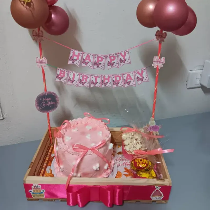 Caja decorada+ mini kake
