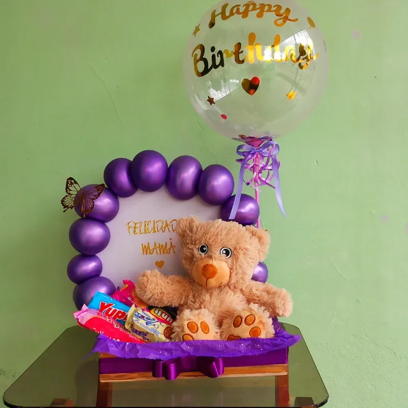Caja decorada+ peluche+chucherías 
