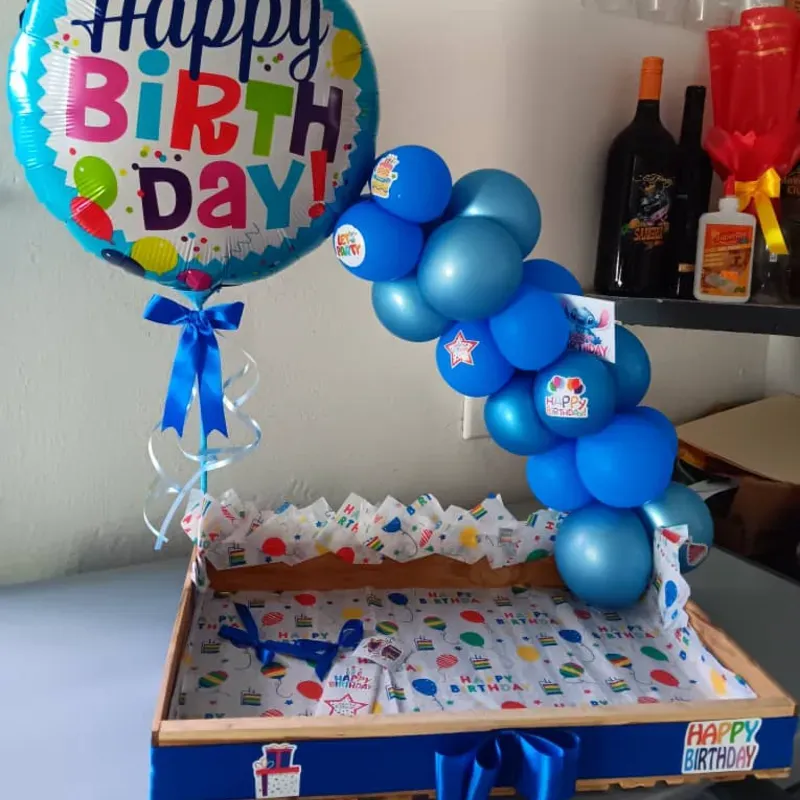 Caja grande decorada 