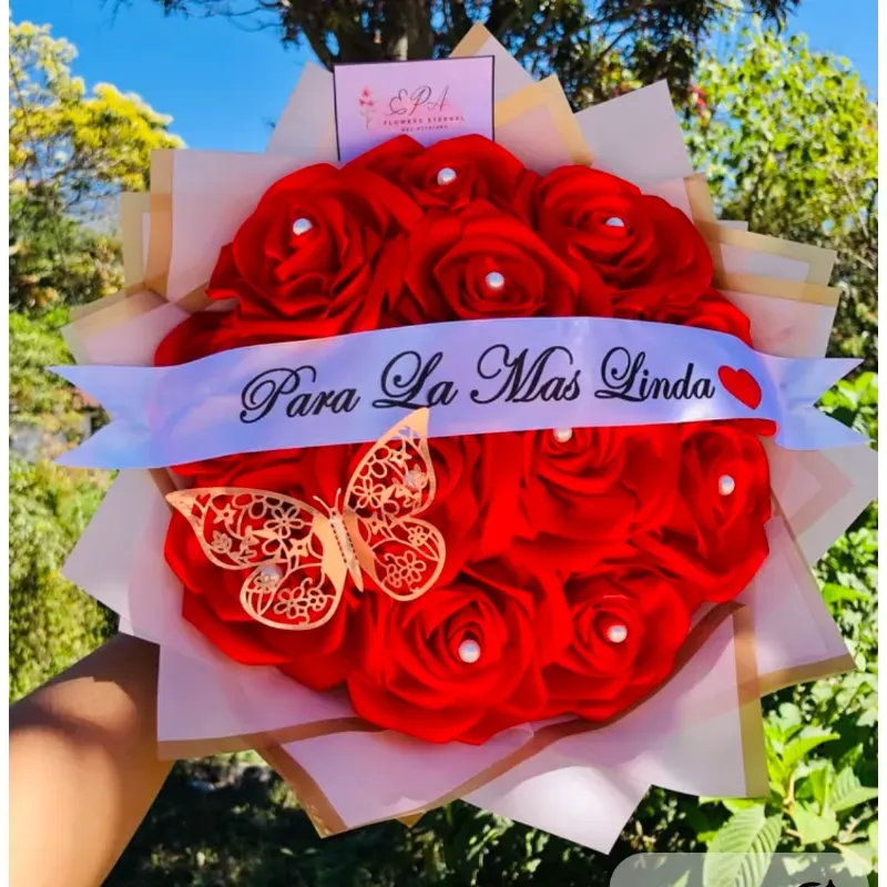 Ramo de 12 rosas+ cinta personalizada 
