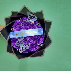 Ramo de 15 rosas eternas