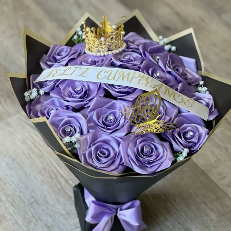 Ramo de 20 rosas+cinta+corona