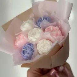 Ramo de 7 Peonias cerradas