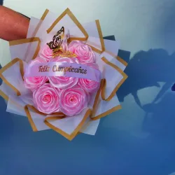 Ramo de 7 rosas eternas