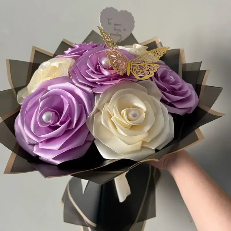 Ramo de 7 rosas eternas