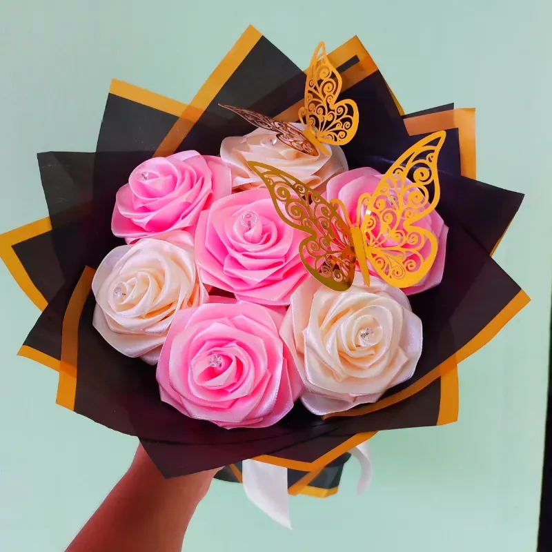 Ramo de 7 rosas eternas