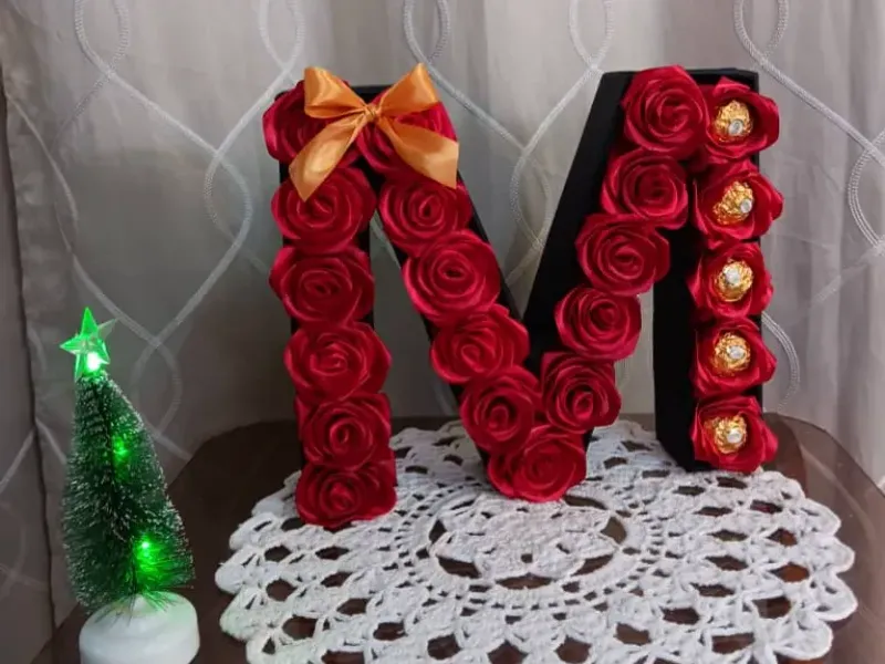 Iniciales de rosas eternas