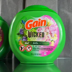 Detergente en cápsulas Gain 42 uni.