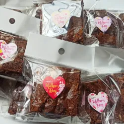 Brownie clasico de nueces y chispas de choco (15 porciones)
