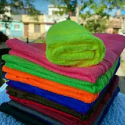 Toallas medianas de un solo color 