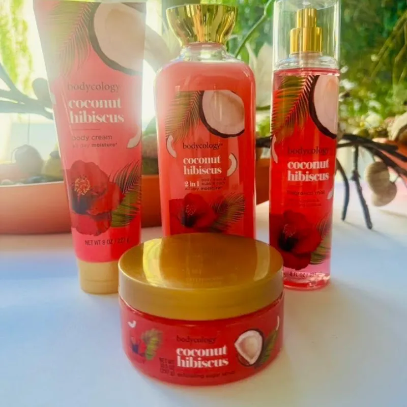 🎀Cuidado de la piel🛁🧖‍♀️🧖‍♂️🎀 exfolia, hidrata y perfuma  Kit completo para ducha que incluye: 1 exfoliante corporal  1 gel de baño 1 colonia  1 crema corporal 