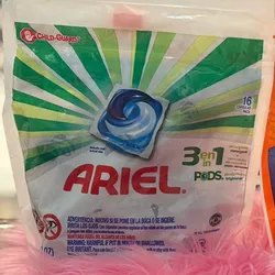 Detergente en cápsulas Ariel Pods poder 3 en 1 quitamanchas, para todo tipo de ropa 16 cápsulas