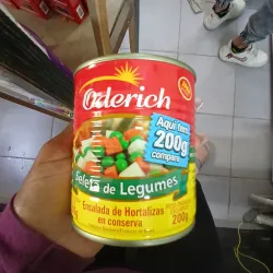 Ensalada de hortalizas en conserva