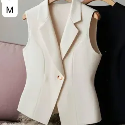 🤍 Blazer Cream Cropped – Elegancia minimalista con corte ejecutivo y presencia visual