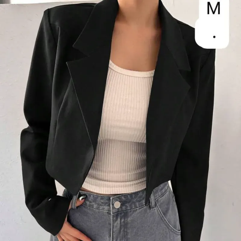 🖤 Blazer Cropped Negro – Elegancia urbana con actitud