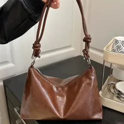Bolso de cuero marrón