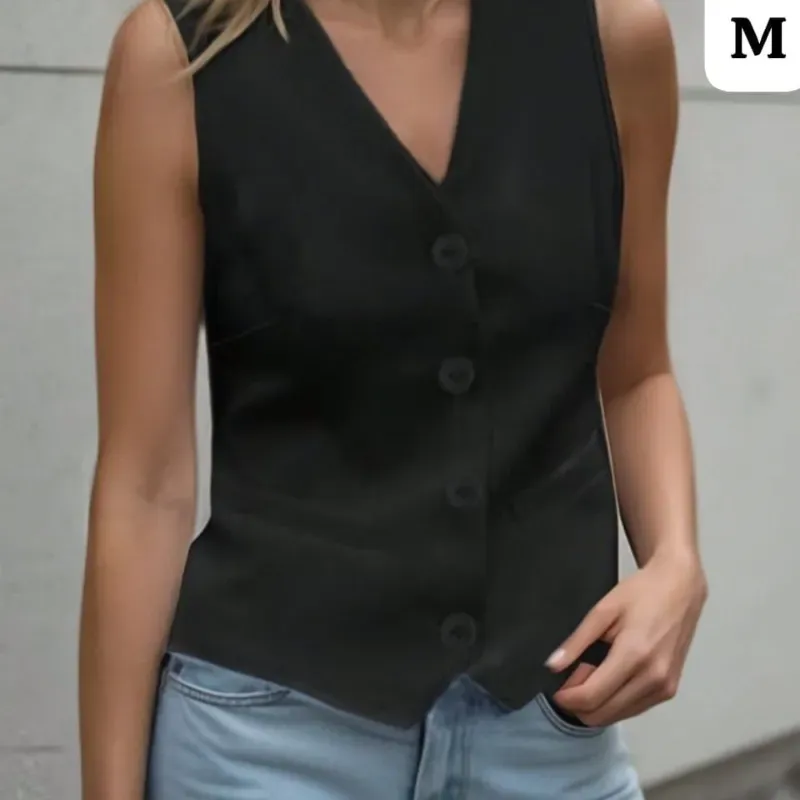 🖤 Chaleco Black Urban – Elegancia casual con estructura visual y actitud empoderada