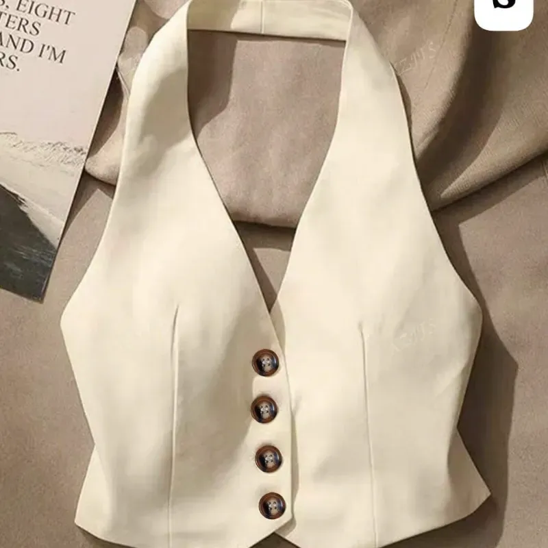 🤍 Chaleco Cream Halter – Elegancia minimalista con escote profundo y diseño estructurado