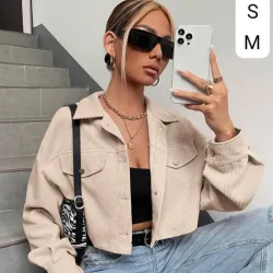 🤎 Chaqueta Crop Beige – Estilo urbano con esencia chic