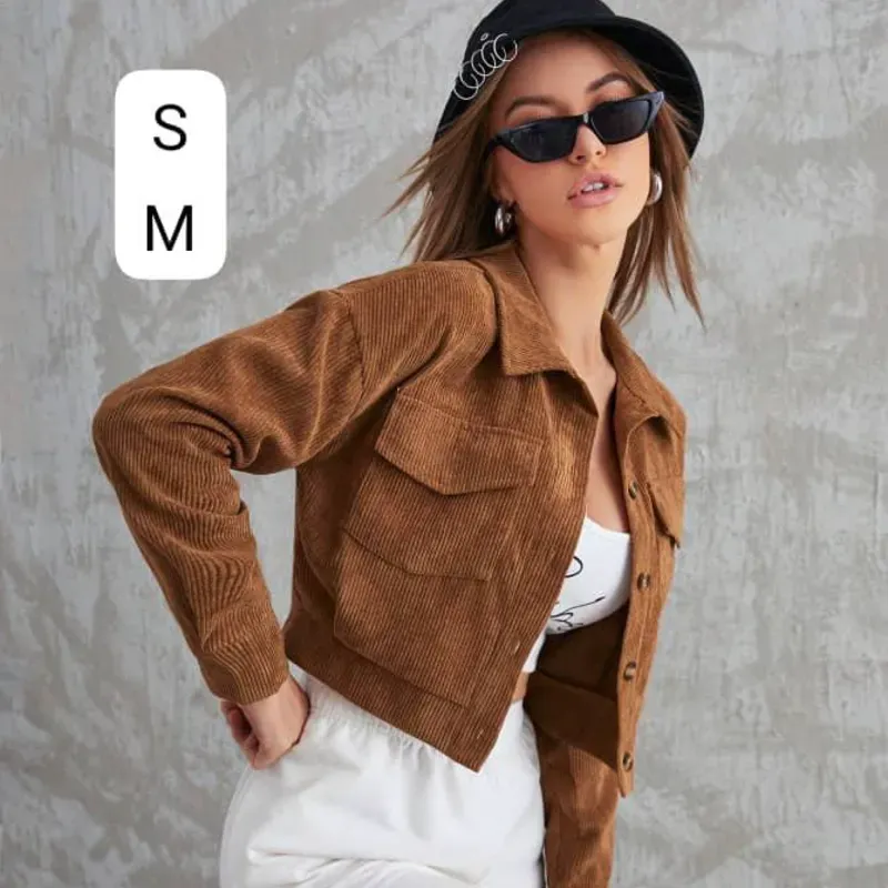 🧥 Chaqueta Crop de Pana + Accesorios Urbanos Estilo moderno con textura y actitud.