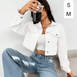 🤍 Chaqueta Crop de Pana Blanca – Estilo casual con toque moderno