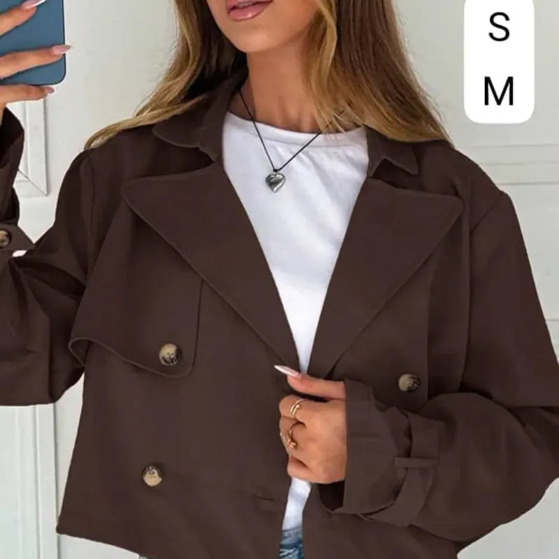 🤎 Chaqueta Doble Botonadura – Estilo casual con estructura