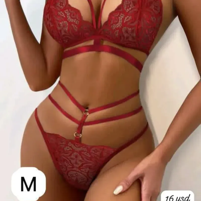 🔴 Conjunto de lencería roja encaje + tiras – Talla M Diseño provocador, estructura que realza.