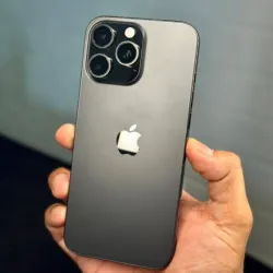 🍎 iPhone 15 Pro Max — LIBRE DE FÁBRICA  ✨ Listo para usar con tu operador.  📱 iPhone 15 Pro Max 🔓 Libre de fábrica 🔋 Batería: 89%