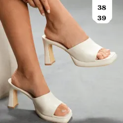 👠 Sandalias blancas de tacón alto y plataforma