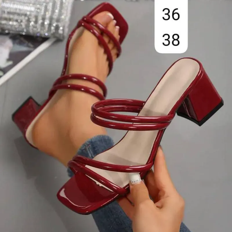 👠 Sandalias de tacón bloque en charol burdeos