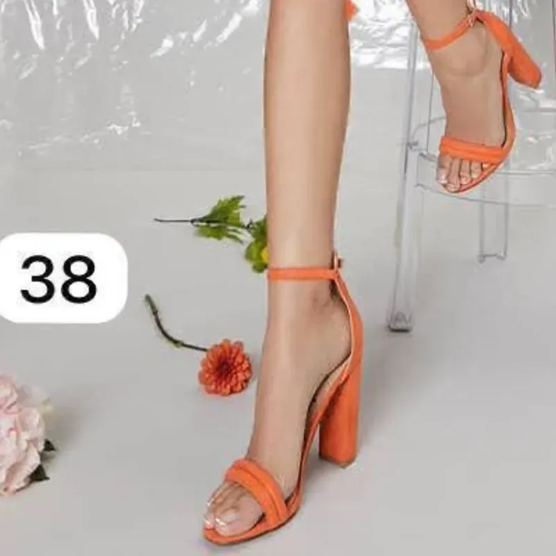 👠 Sandalias naranjas de tacón alto