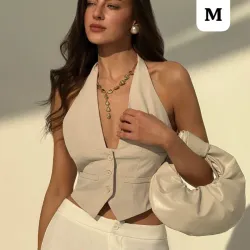 🤍 Top Beige Golden Hour – Elegancia cálida con escote profundo y estilo visual estratégico
