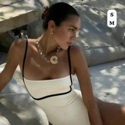 🤍Traje de Baño Una Pieza Blanco Crema con Bordes Negros - Enterizo Moldeador Elegante Tallas S M - Bañador Minimalista con Escote Cuadrado Estilo Resort 26 USD
