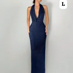 💙 Vestido Midnight Halo – Elegancia profunda con escote halter y silueta de impacto