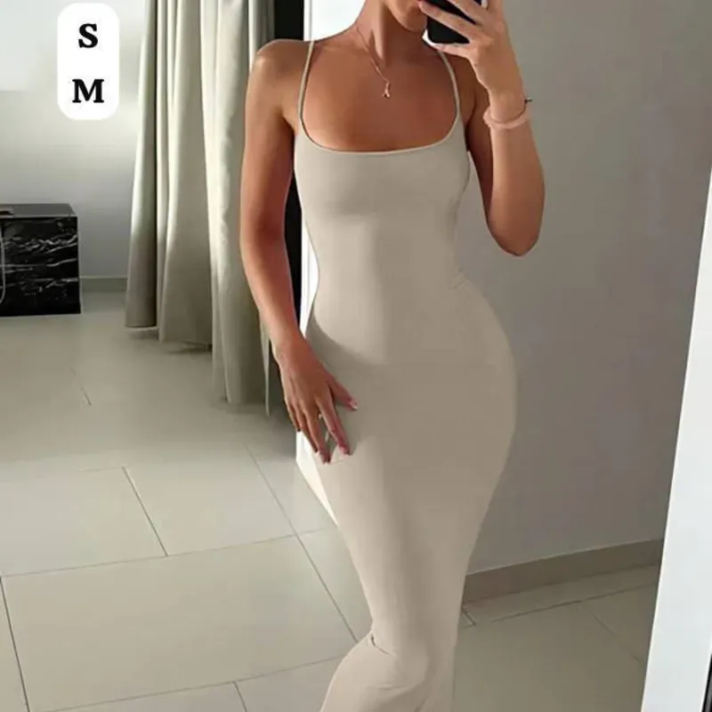 🤎 Vestido Nude Flow – Minimalismo cálido con corte largo y estilo relajado