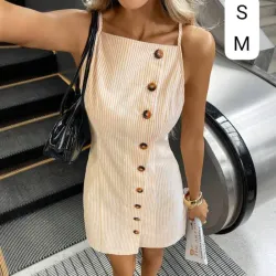 🤎 Vestido Urban Lines – Estilo casual con rayas verticales y botones diagonales