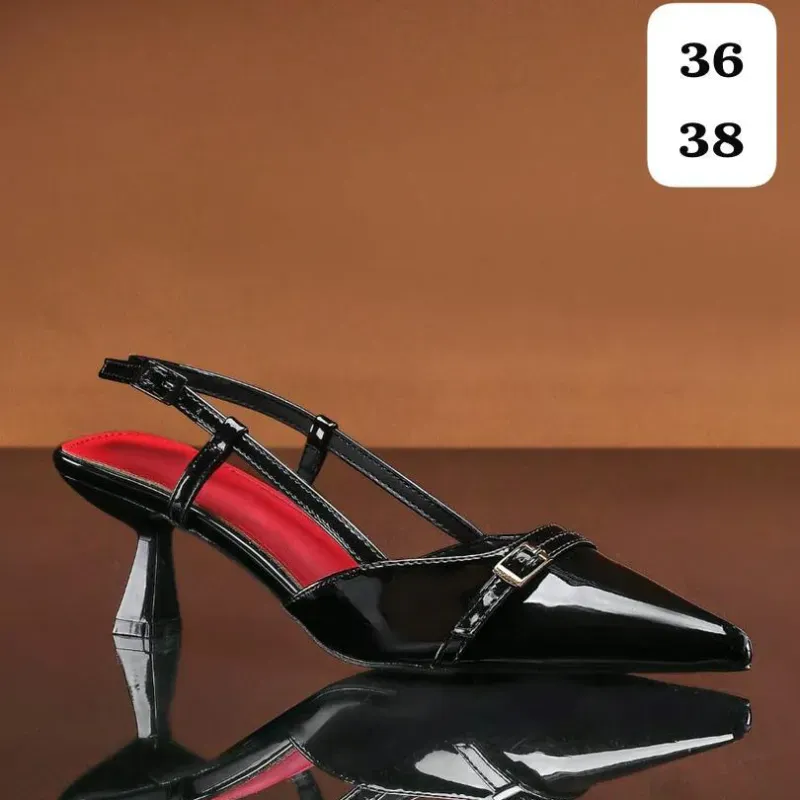 👠 Zapatos negros tipo slingback con punta fina y tacón geométrico