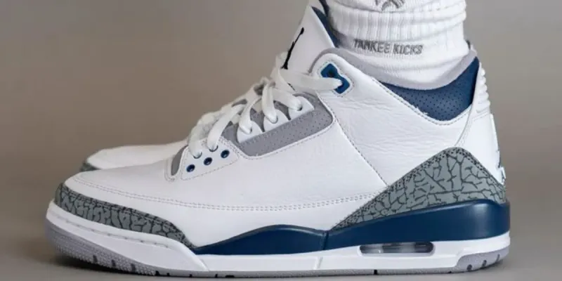 Jordan Retro 3 Blancas y Azules