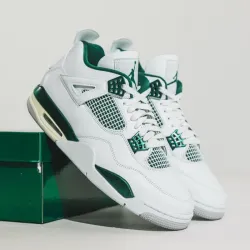 Jordan Retro 4 Blancas y Verdes