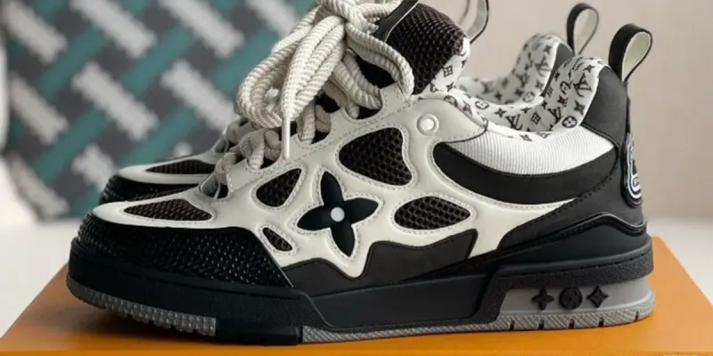 Louis Vuitton Negras Gris y Blancas