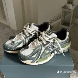 New  Balance 1906 Blancas y Verdes