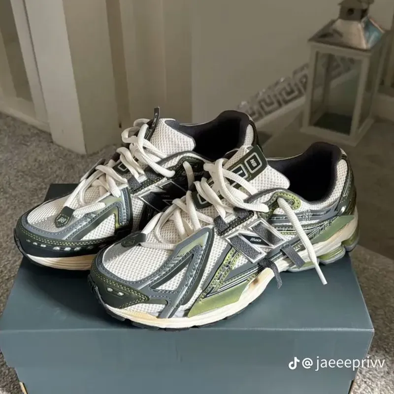 New  Balance 1906 Blancas y Verdes