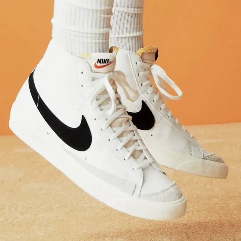 Nike Blazers Blancas y Negras 