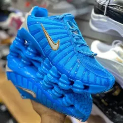 Nike de Muelles Azules