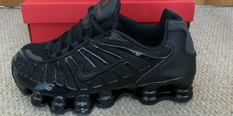 Nike de Muelles Negros