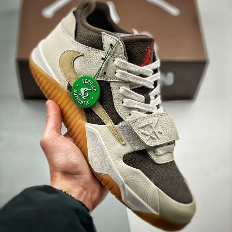 Nike Jordan Travis Scott Beige y Carmelita
