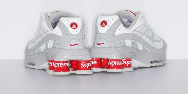 Nike Shox 4 Muelles Gris y Rojas Supreme