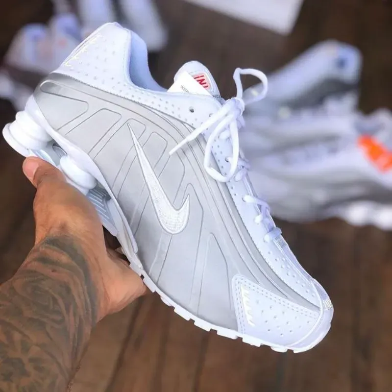 Nike Shox 4 Muelles Plateados y Blancos 